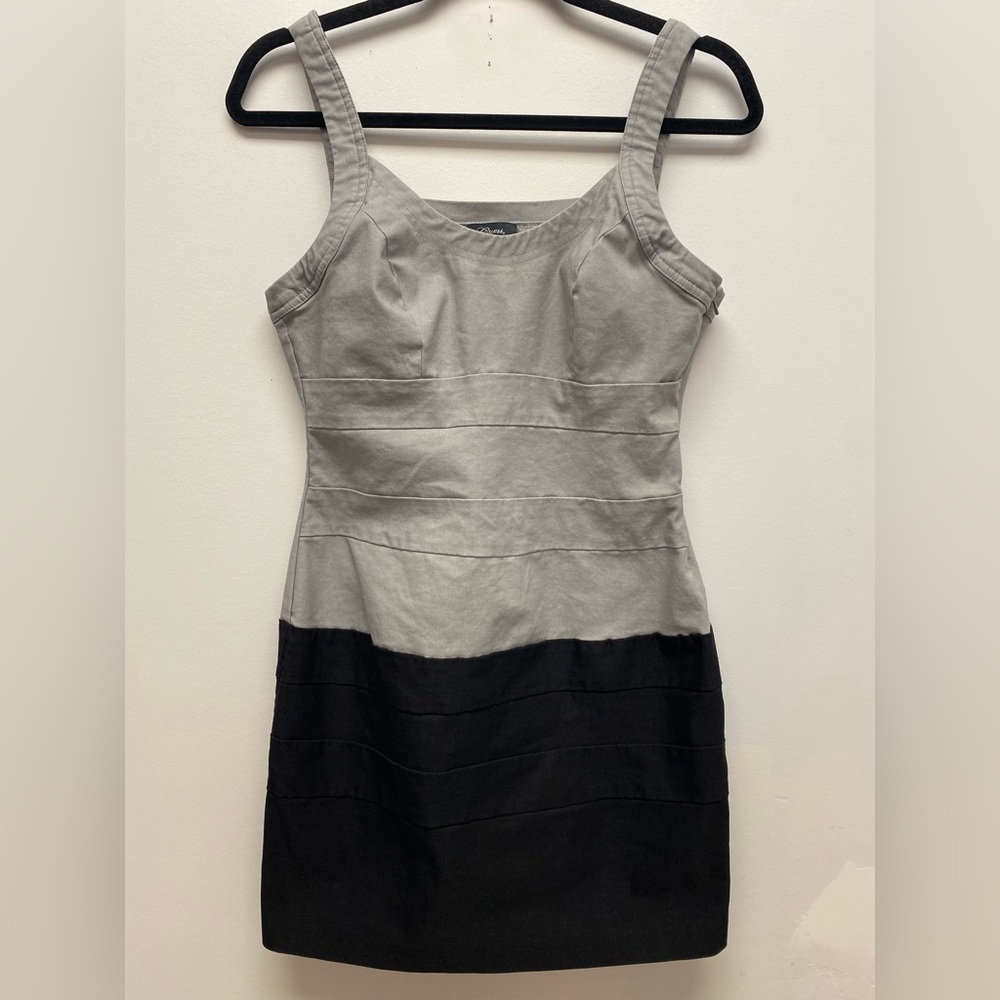 🖤 Guess Two Tone Gray / Black Bodycon Dress Size M 🖤